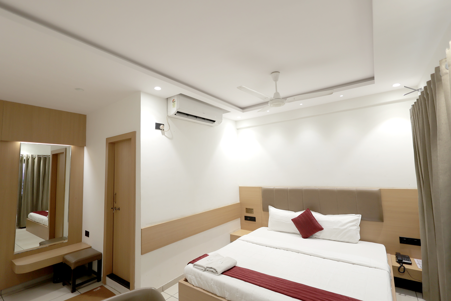 hotel shagun rooms and banquet surat