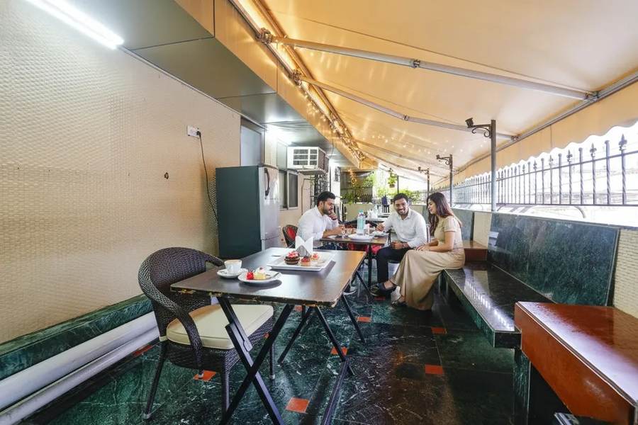 fabhotel cruz royale nr bandra west
