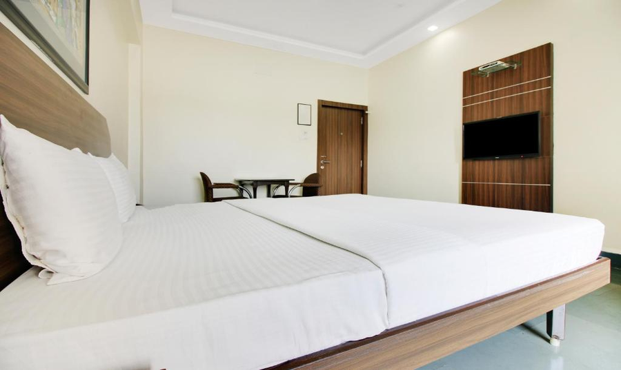 Hotel Hospice,Khodiyar Nagar,3 star