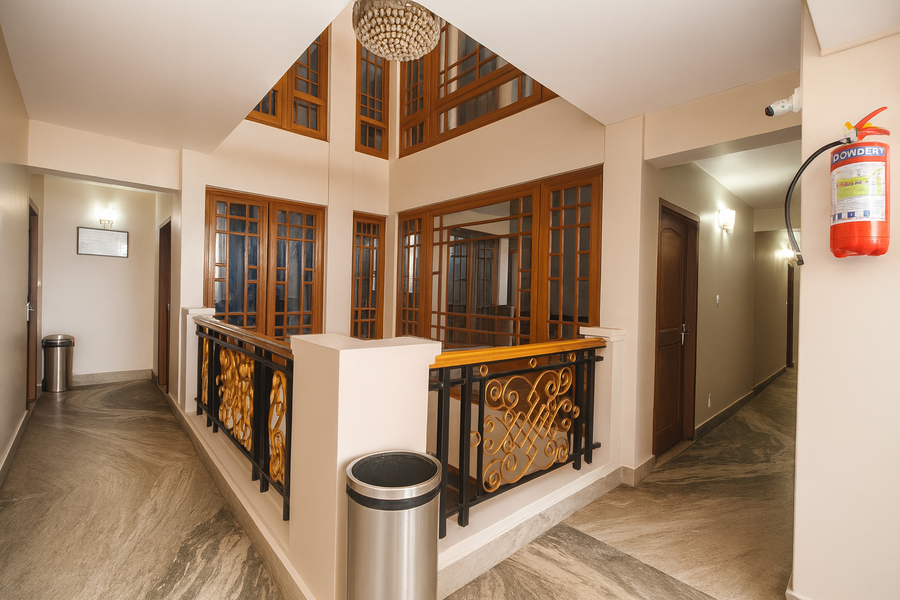 Hotel White Yak,Mall Road,3 star