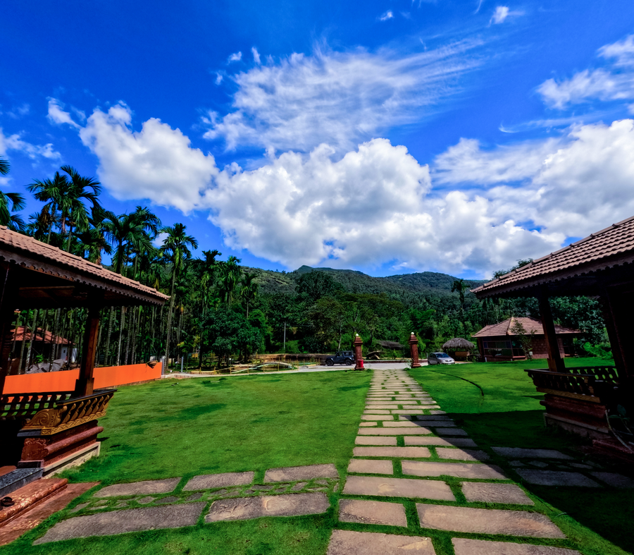 Parampara Resort,Hornadu,3 star