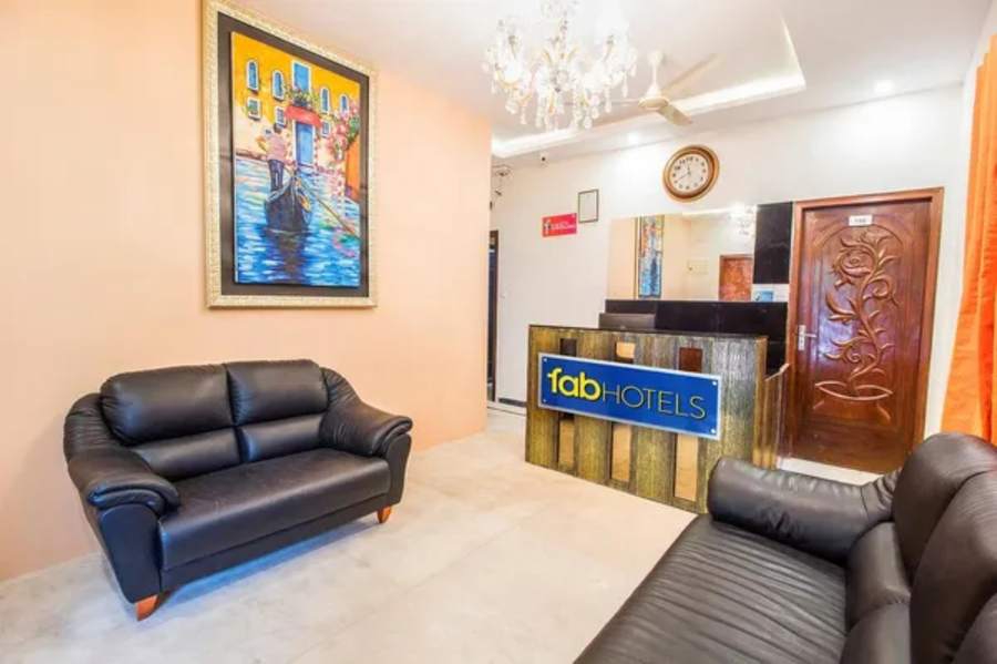 fabhotel crown suites
