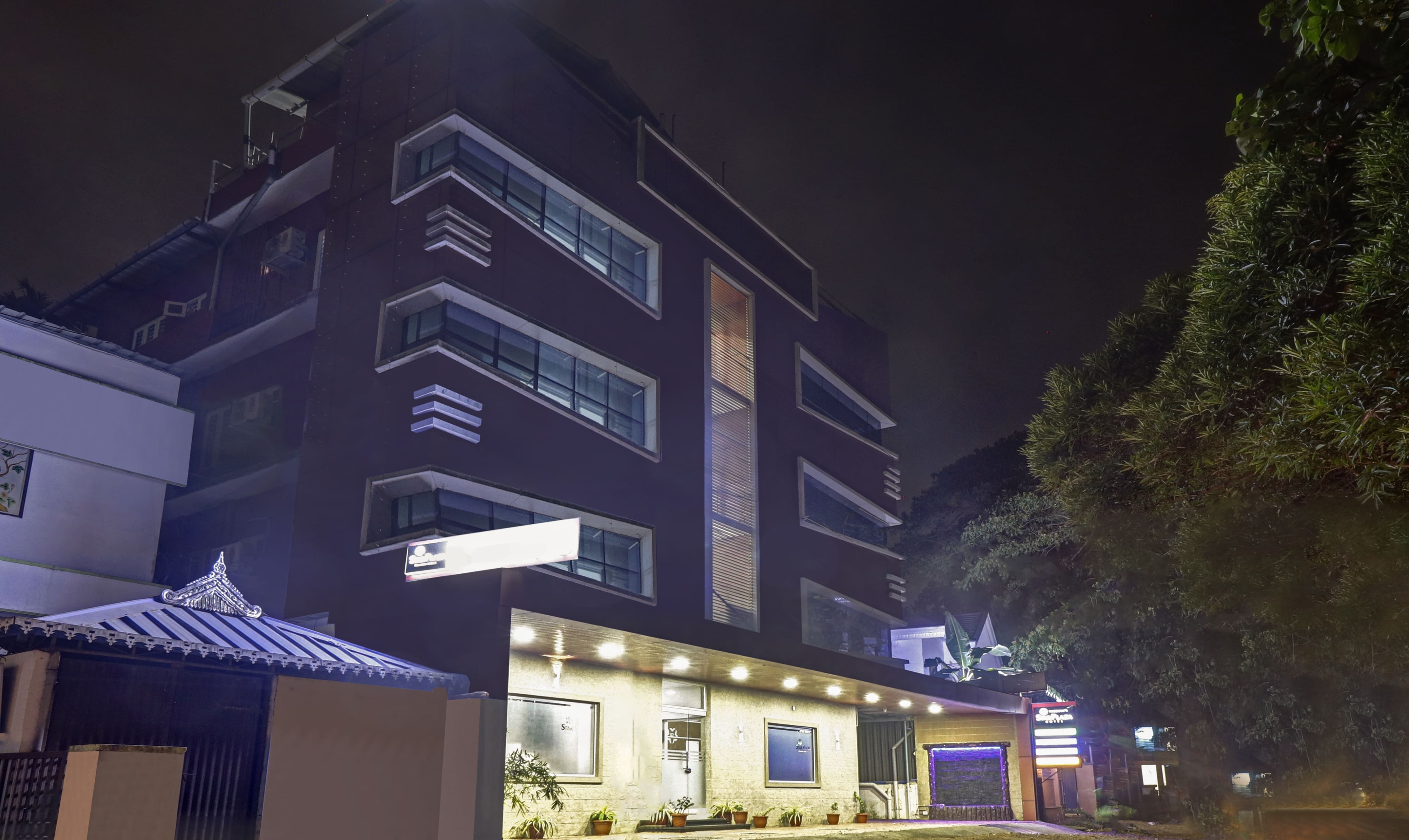 Treebo Thoduvas Star Plaza Cochin Airport,Mekkad Po, Akaparambu, Near Cochin International Airport, Nedumbassery, Kariyad, Mattoor Road, Ernakulam,3 star