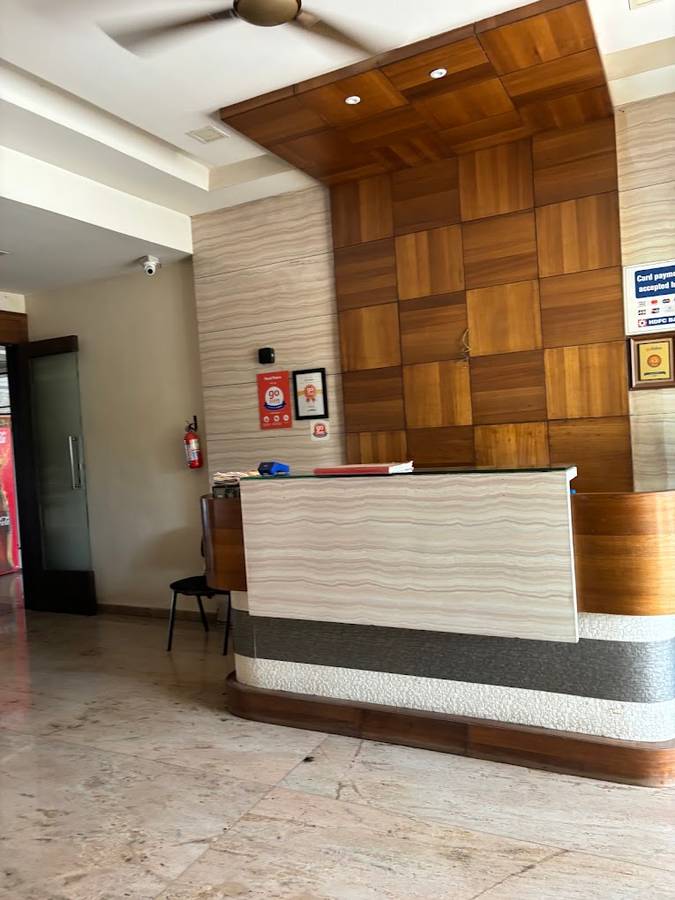 Hotel Royal Palace,Near Pune-Bangalore Highway,3 star