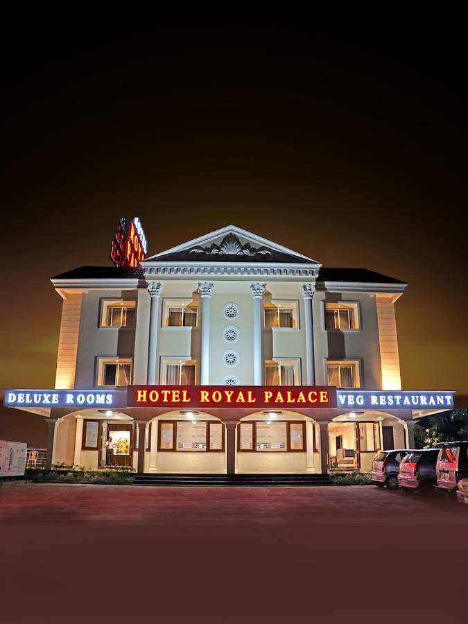 Hotel Royal Palace,Near Pune-Bangalore Highway,3 star