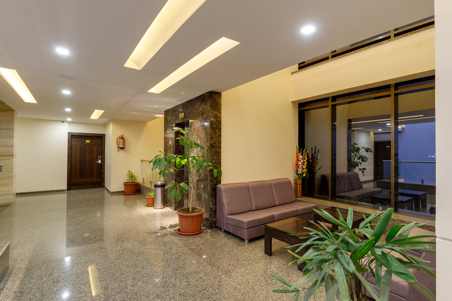 hotel silver oak 7 minutes walk to mahalaxmi temple