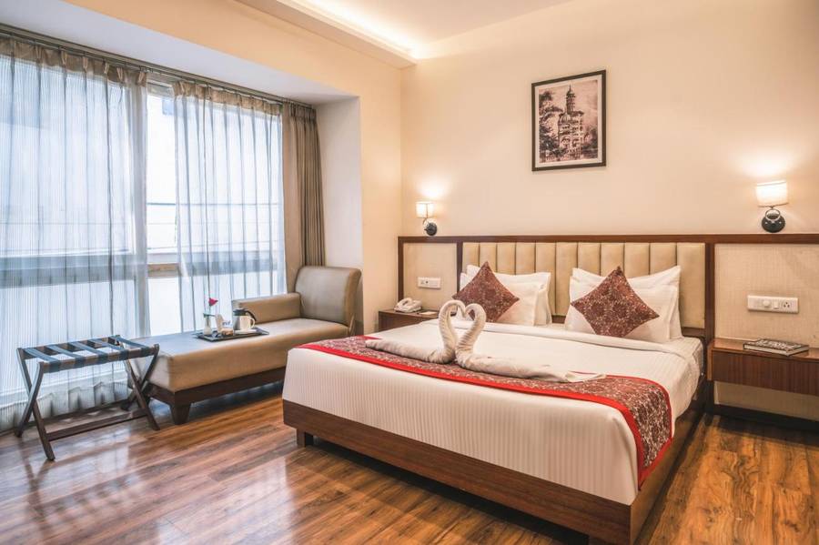 Amritara Sadka,Hall Bazar,4 star