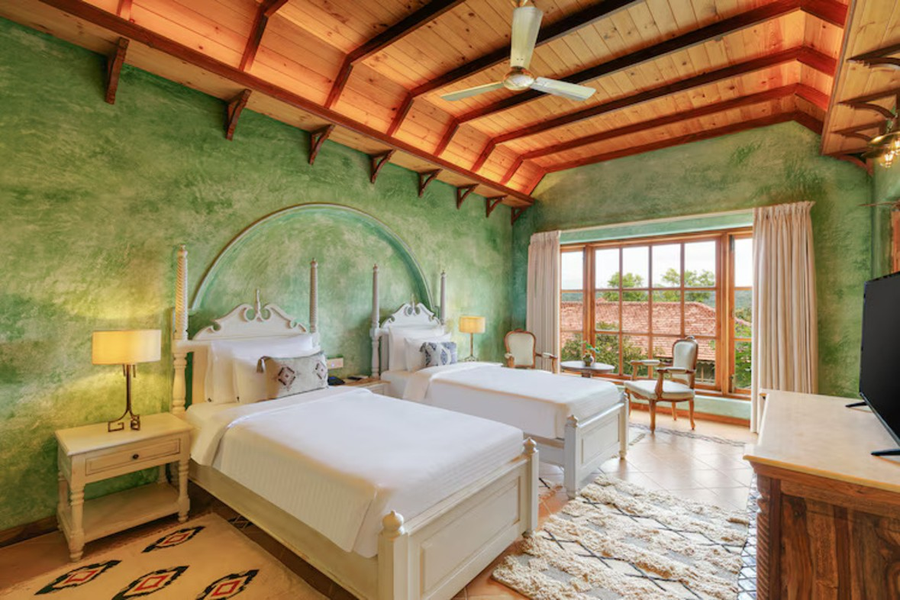aura resort and spa