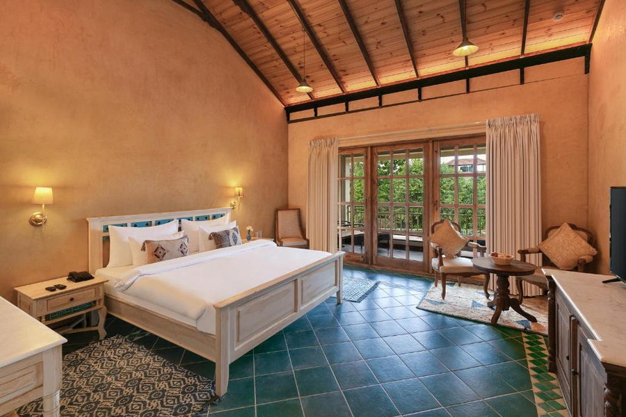aura resort and spa