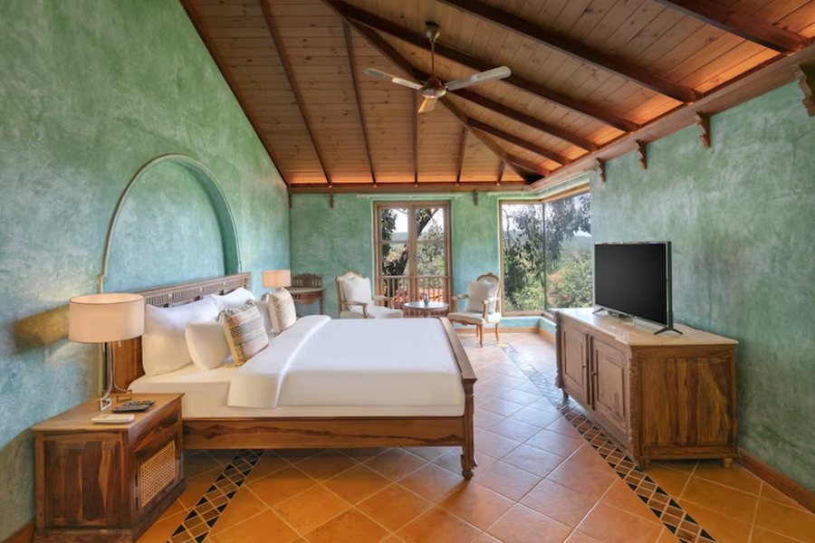 aura resort and spa