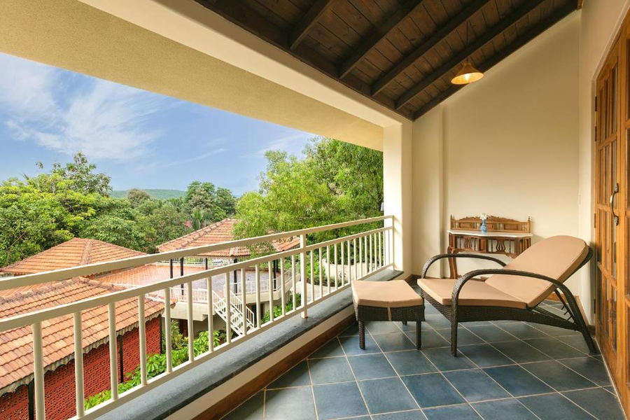aura resort and spa