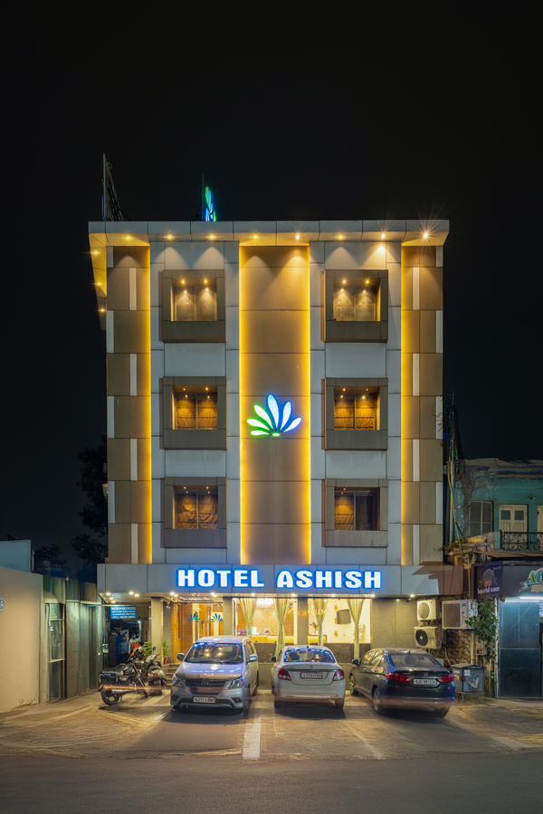 Hotel Ashish,Sarkhej>>Ahmedabad,3 star