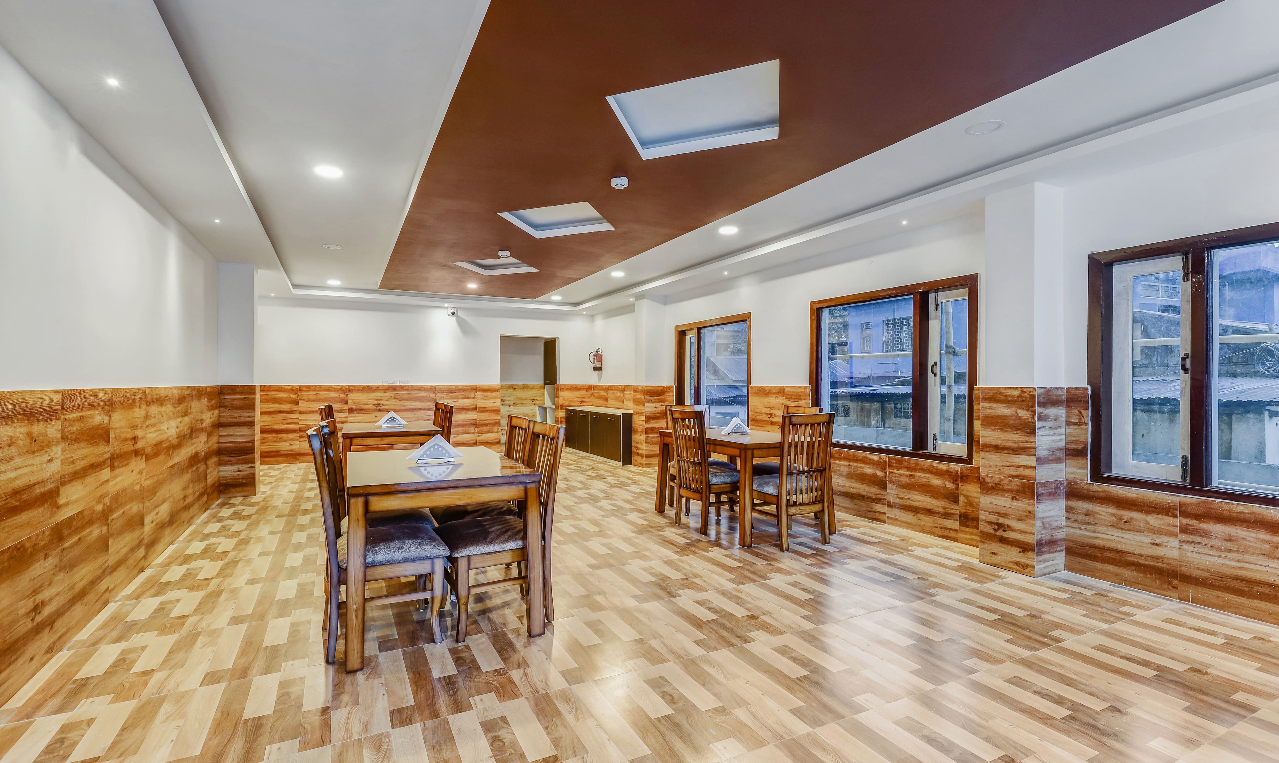 Treebo Hotel Mobi Vip Airport,Vip Airport Road , Borjhar, Guwahati, Assam,3 star
