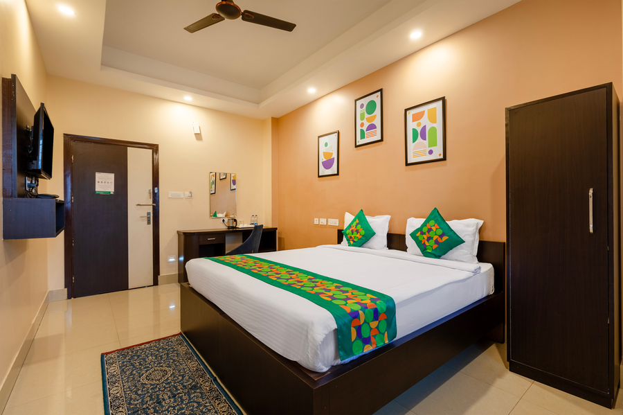 treebo hotel mobi vip airport