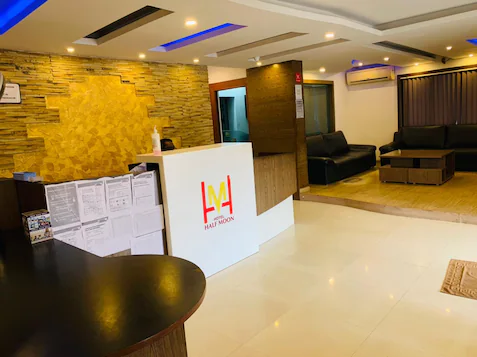 Hotel Half Moon,No.285,Vivekananda Street, Sh 49, Opp. Kfc, Sangam Colony, Kottivakkam, Chennai,3 star