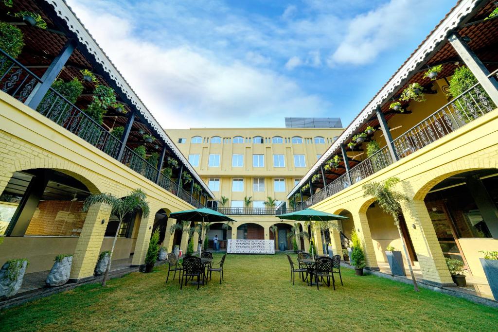 Hotel Town Palace,Afzalpur Takke,3 star