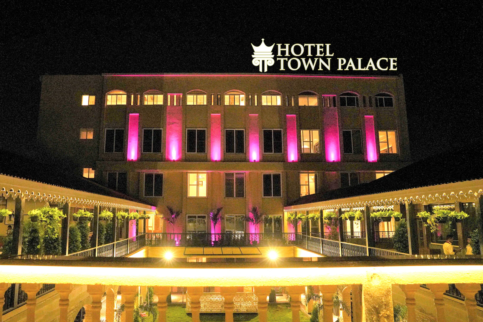 Hotel Town Palace