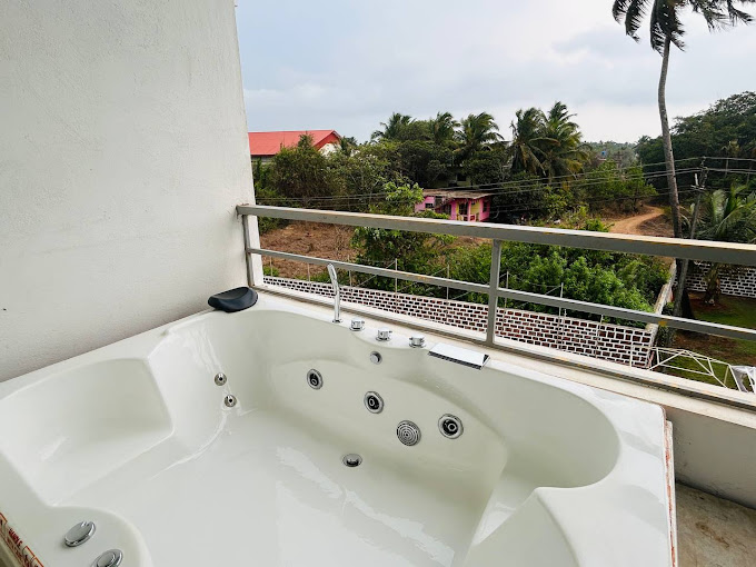 Dacha Arambol,Goa>>Arambol,2 star