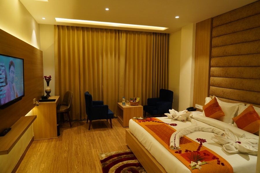 hotel rrv with free parking