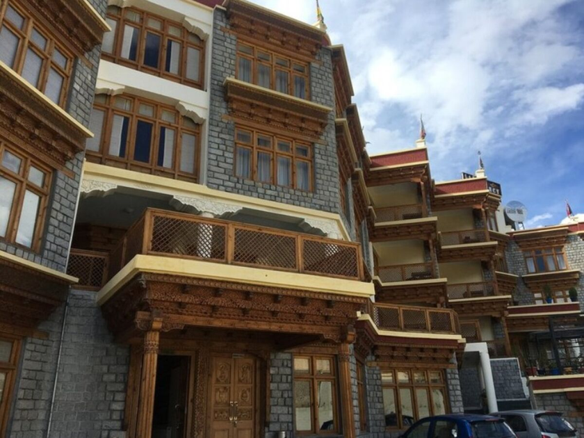 Hotel Ladakh Residency,Changspa Road,4 star