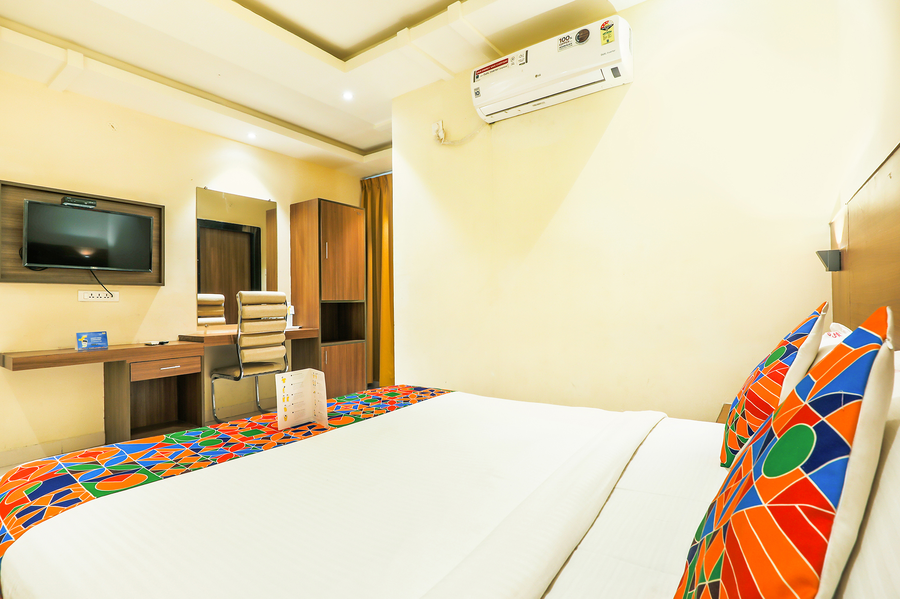 Fabhotel Rr Grand,BENZ CIRCLE,3 star
