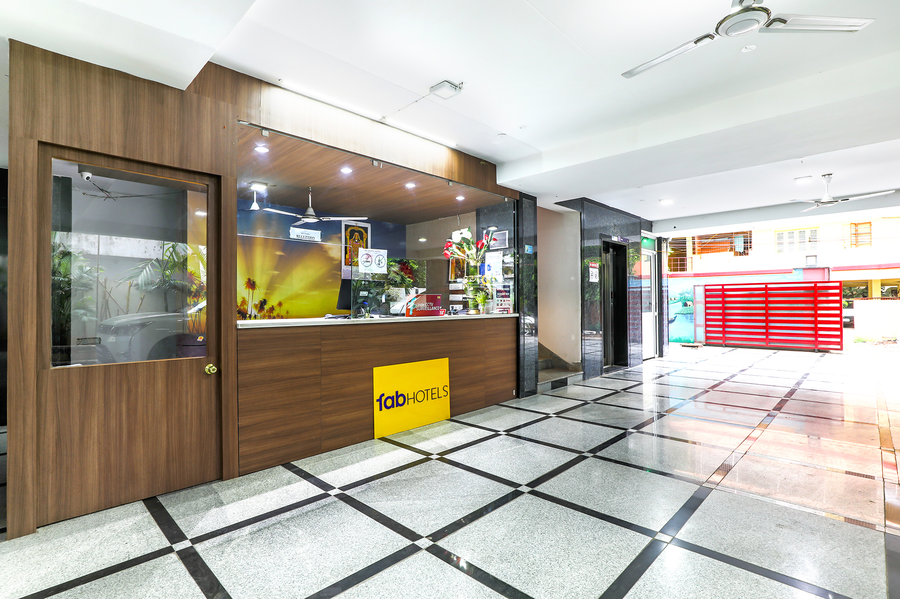 Fabhotel Rr Grand,BENZ CIRCLE,3 star