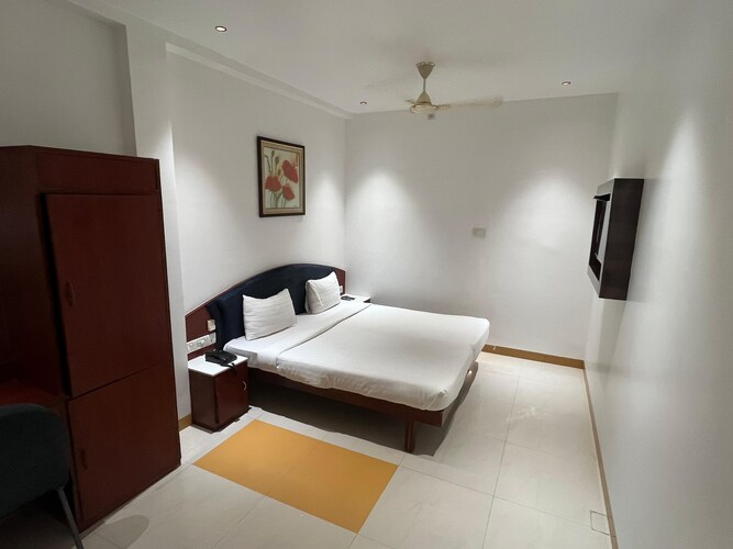 blue diamond the hotel