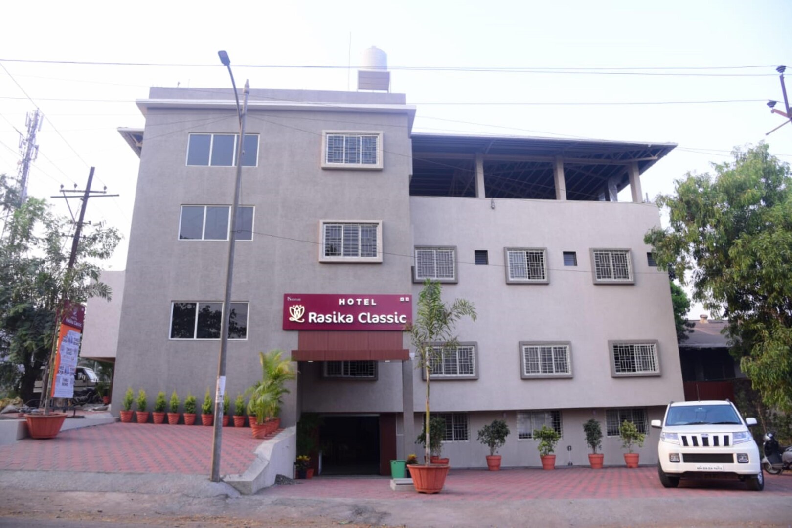 Hotel Rasika Classic,Police Station, Shiroli, Near Midc, Midc, Kolhapur, Maharashtra 416122,0 star