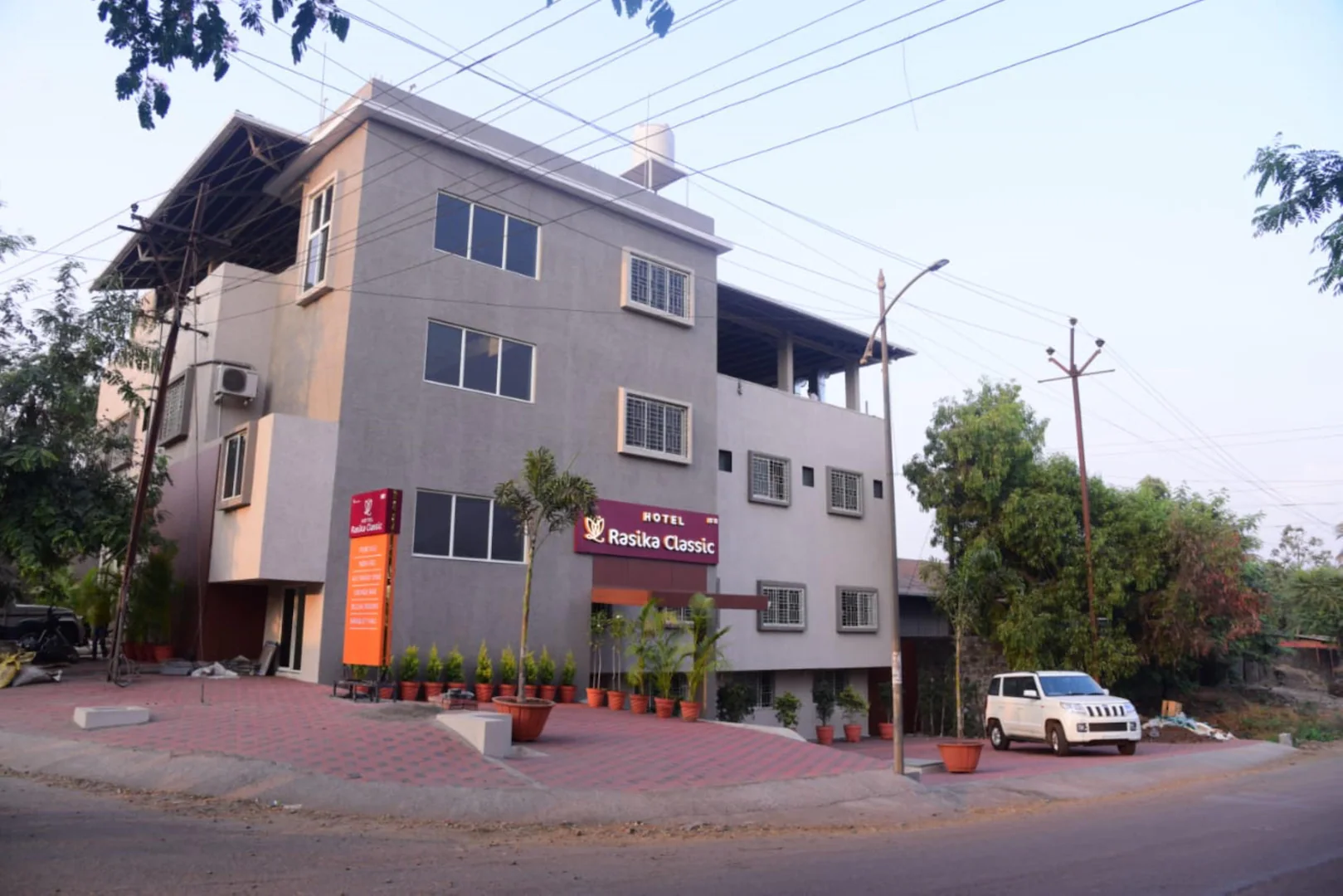 Hotel Rasika Classic,Police Station, Shiroli, Near Midc, Midc, Kolhapur, Maharashtra 416122,0 star