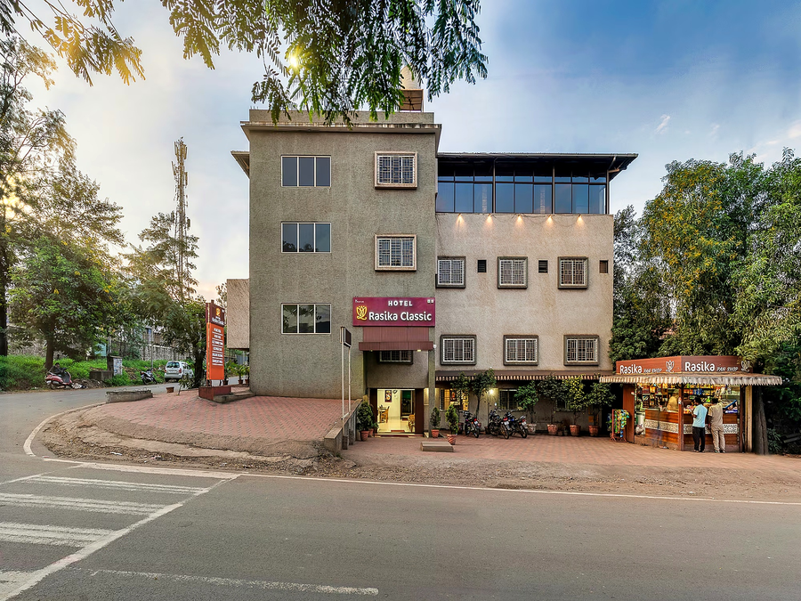 Hotel Rasika Classic,Police Station, Shiroli, Near Midc, Midc, Kolhapur, Maharashtra 416122,0 star