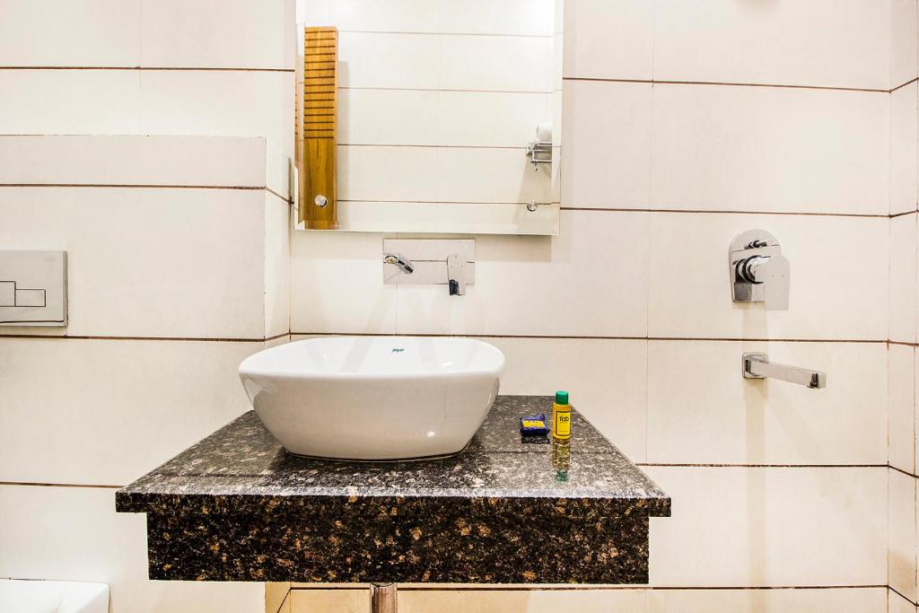 fabhotel kk continental