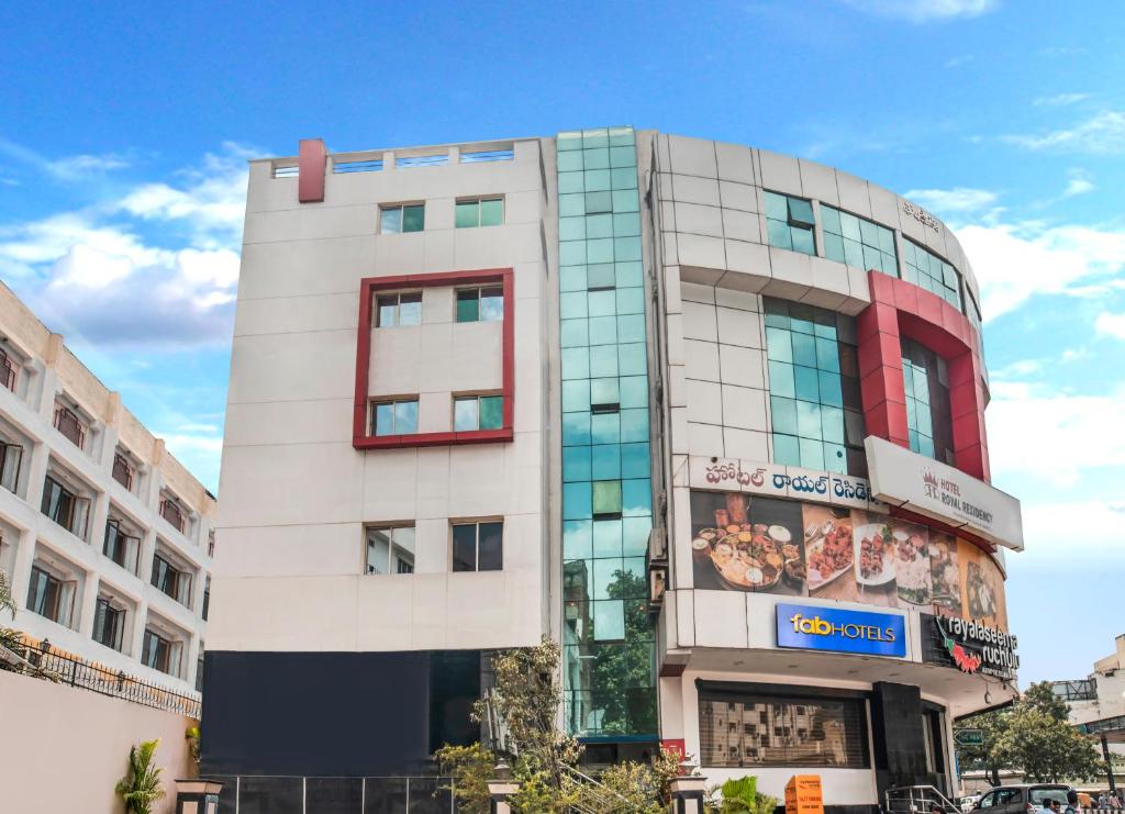 Fabhotel Royal Residency Ii - Nr Lakdikapul Metro Station,11-5-430, Red Hills Rd, Red Hills, Lakdikapul, Hyderabad,3 star