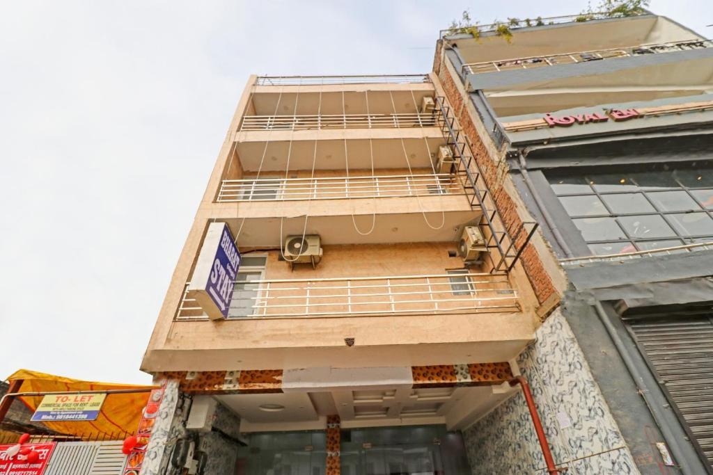 Hotel Bharat Stay,A-6, Vasant Kunj Rd, Near Main Red Light, Block B, Mahipalpur Village, Mahipalpur, New Delhi, Delhi 110037,3 star