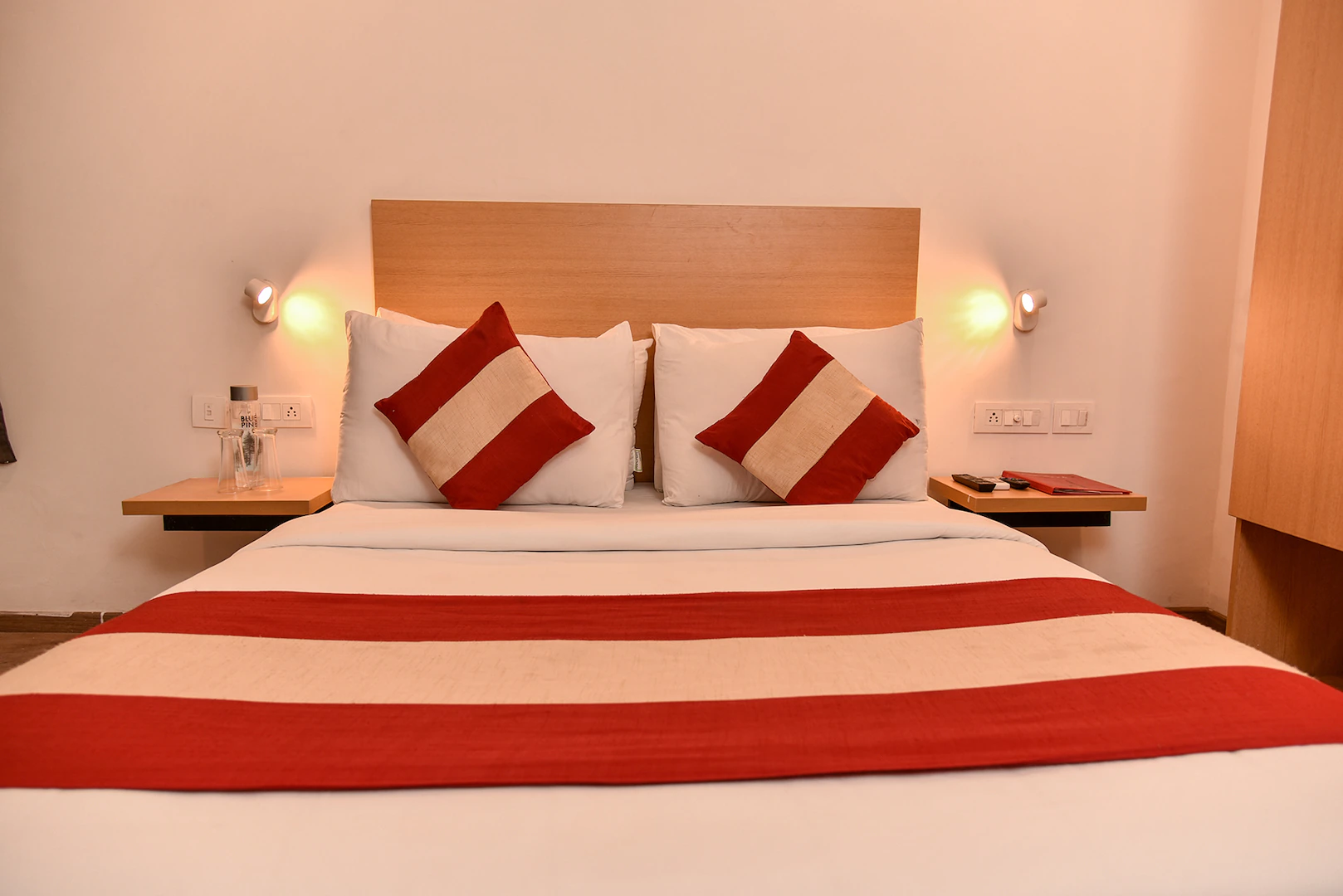 hotel white saffron by f9 hotels