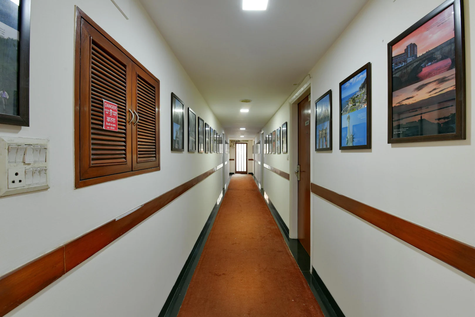 Hotel Divine Inn,New Friends Colony,3 star