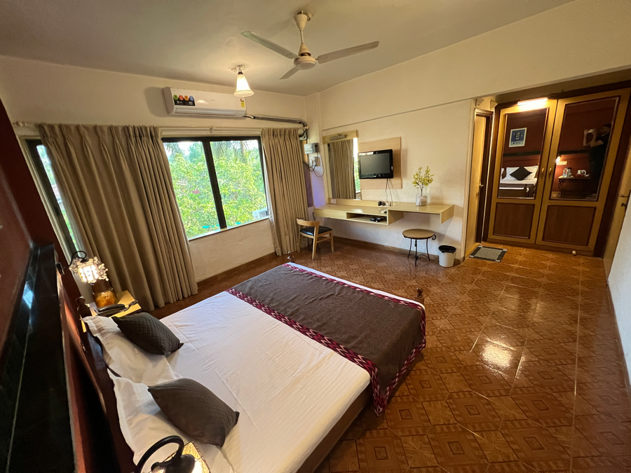 konkan crown resort and club sawantwadi