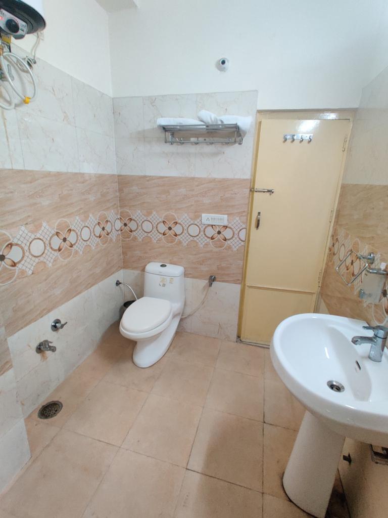 Hotel Raj Darbar,Near Golden Temple,3 star