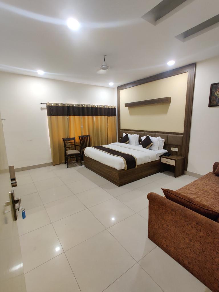 Hotel Raj Darbar,Near Golden Temple,3 star