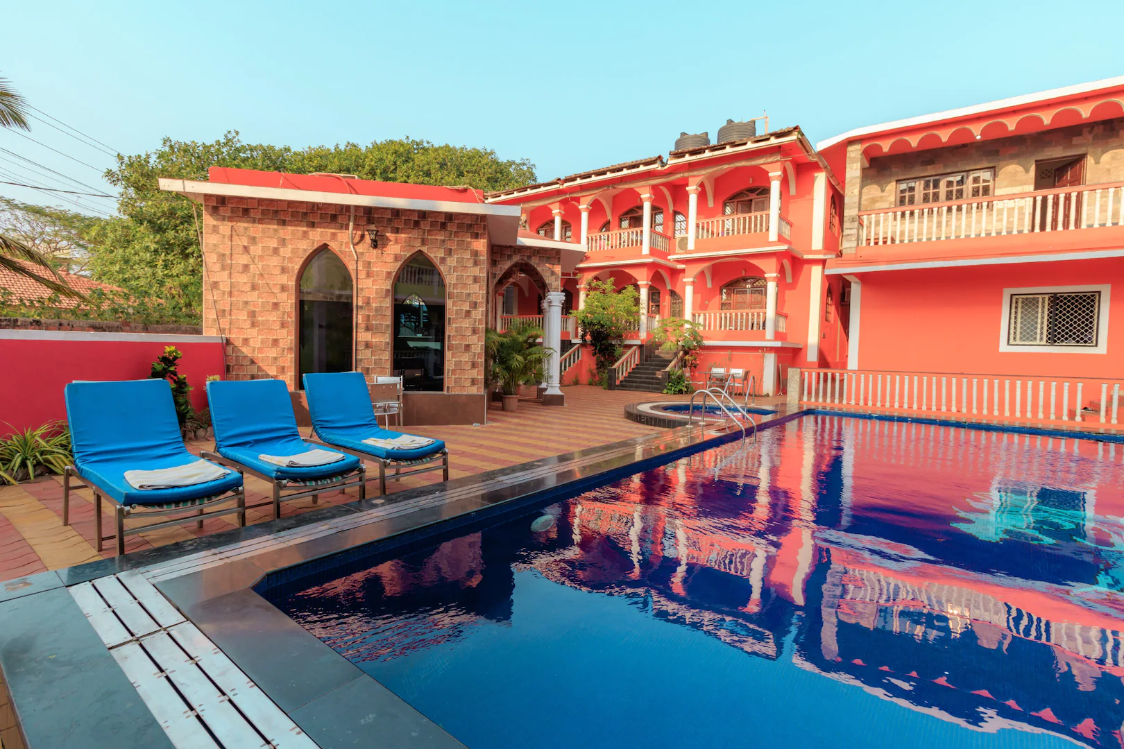 larios beach holidays by the beach