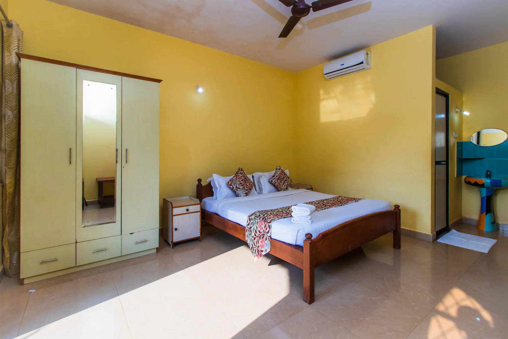 larios beach holidays by the beach