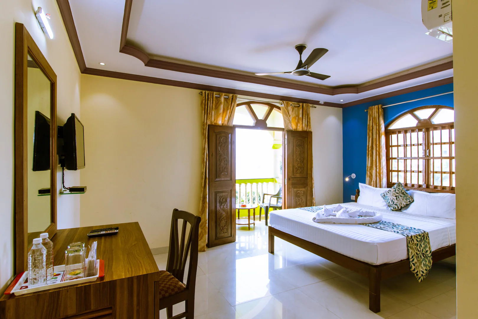 larios beach holidays by the beach