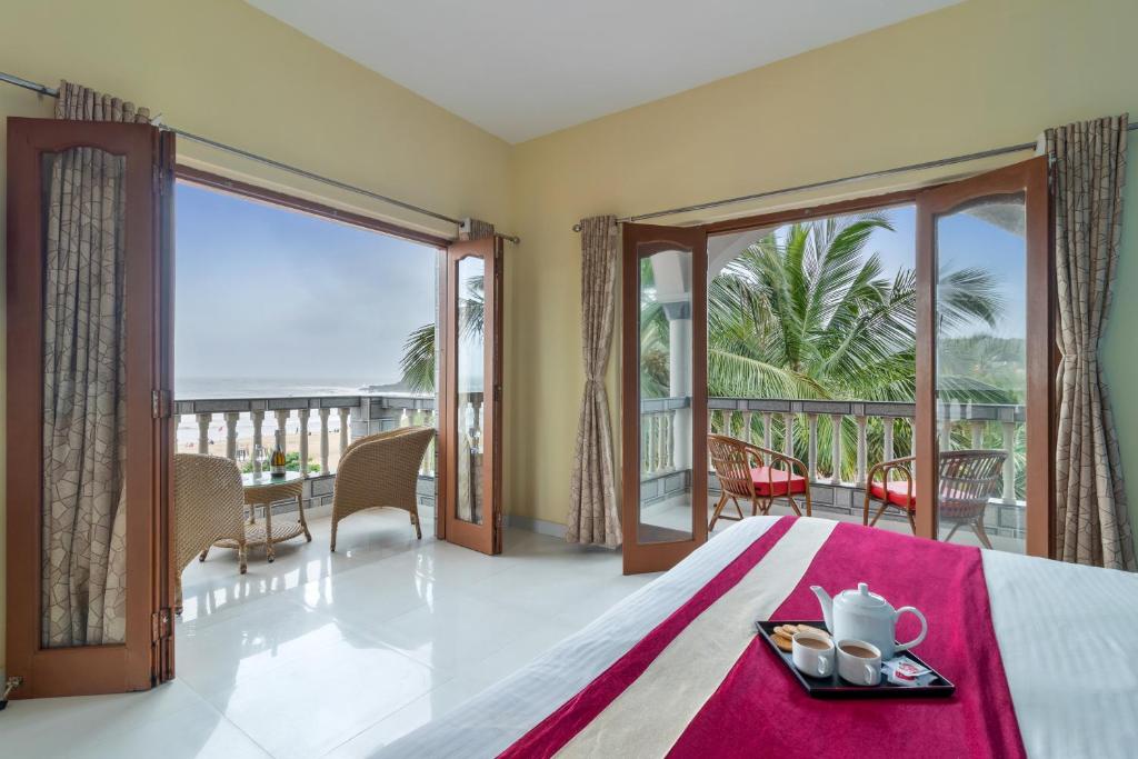 larios beach holidays by the beach