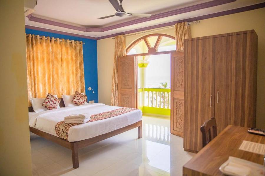 larios beach holidays by the beach