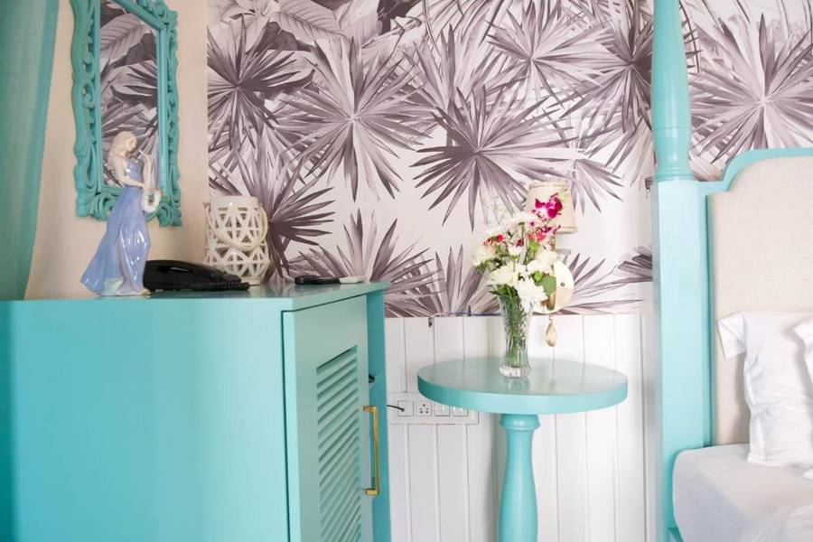 larios beach holidays by the beach