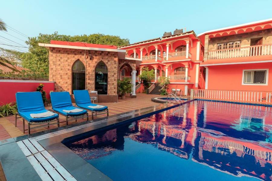 larios beach holidays by the beach