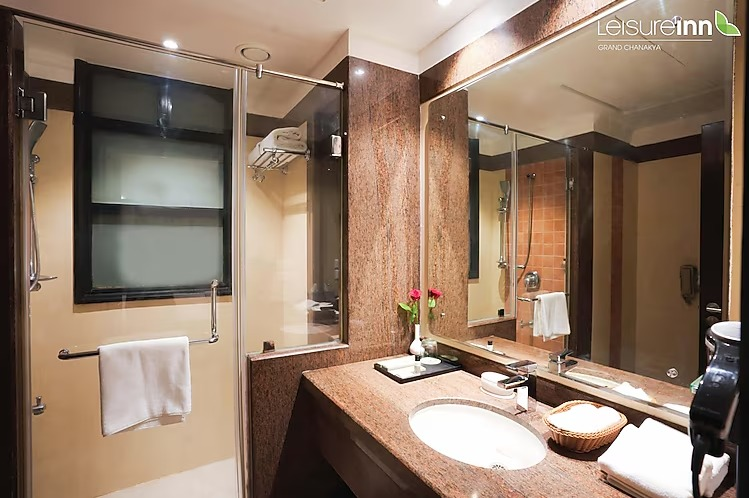 leisure inn grand chanakya