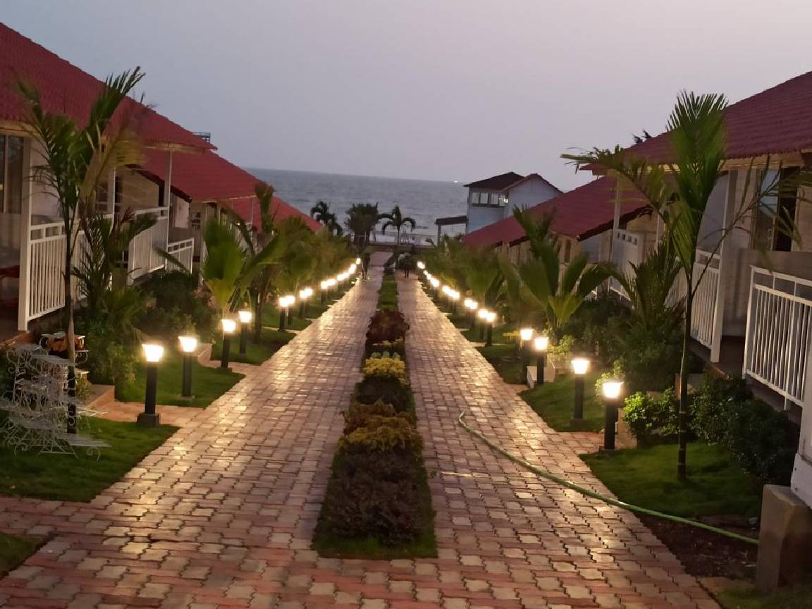 Maargit Beach Resort,Mandrem Beach,4 star