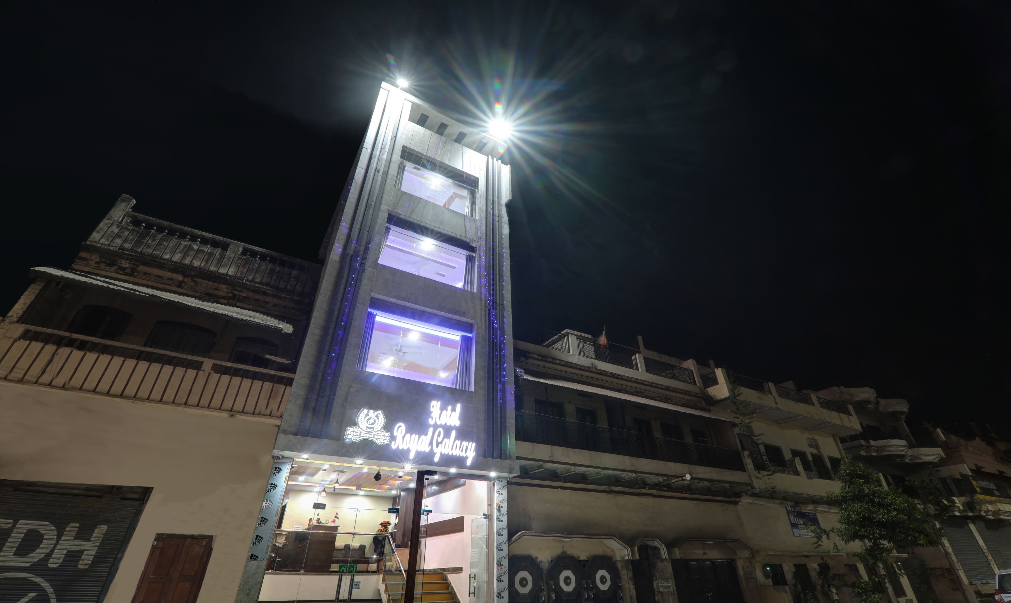 Itsy Hotels Royal Galaxy,Prayagraj>>Allahabad,3 star
