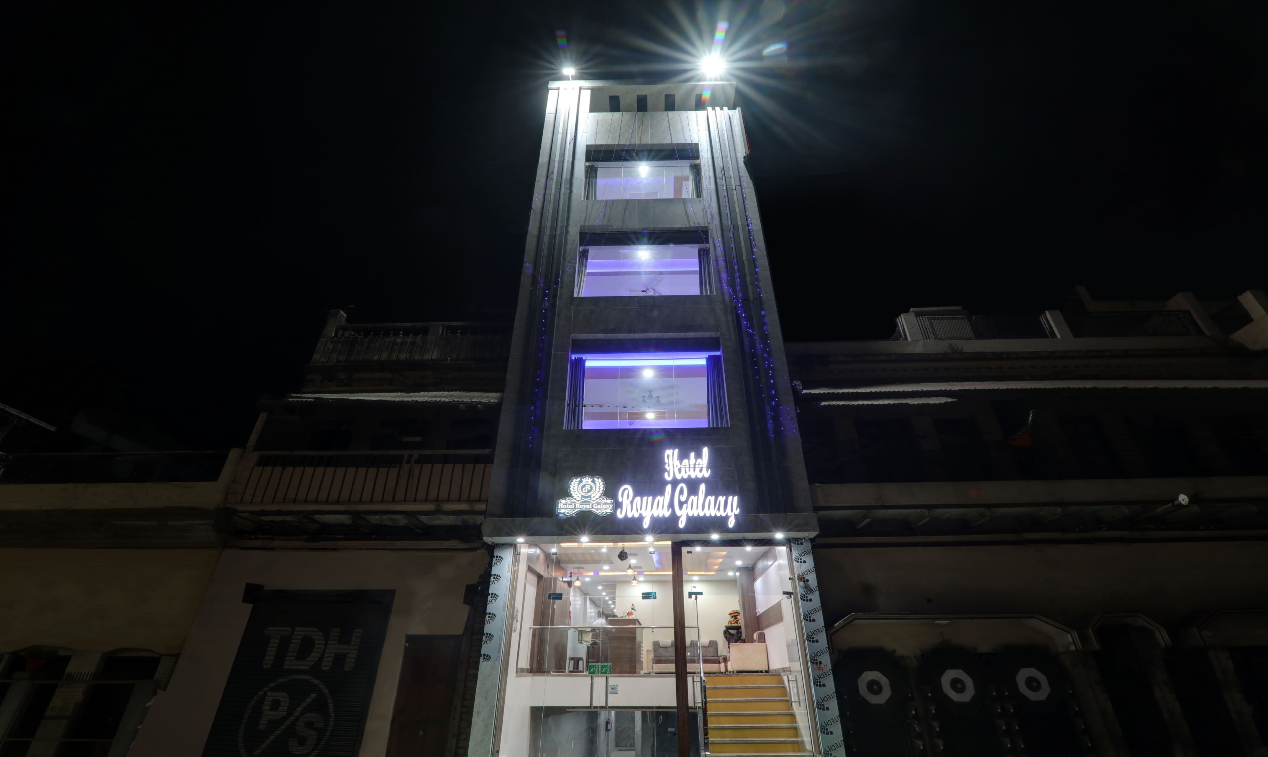 Itsy Hotels Royal Galaxy,Prayagraj>>Allahabad,3 star
