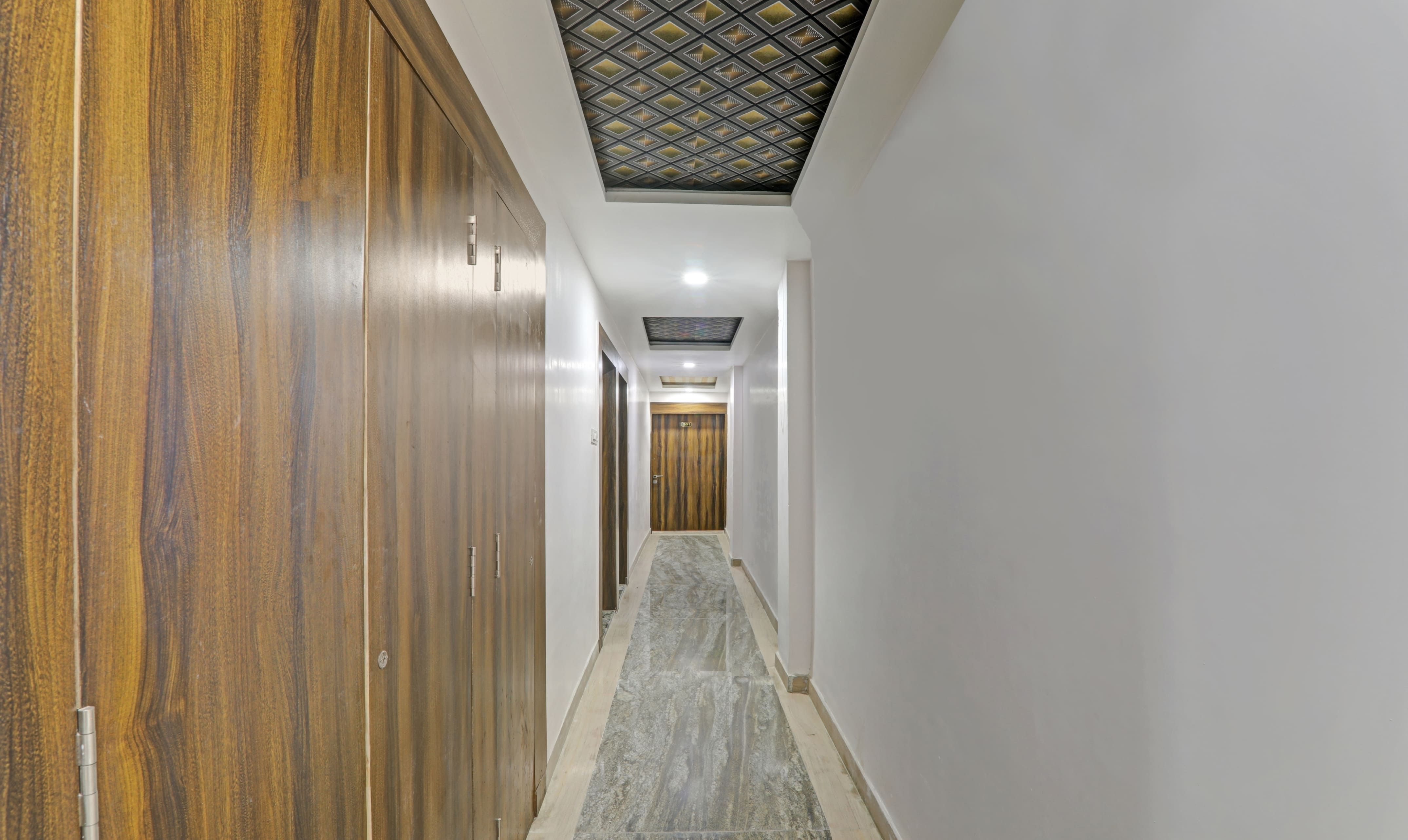 Itsy Hotels Royal Galaxy - 3 Km From Sangam,Prayagraj>>Allahabad,3 star